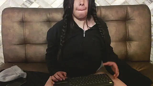 XXX chat uživo modela laya_seduce