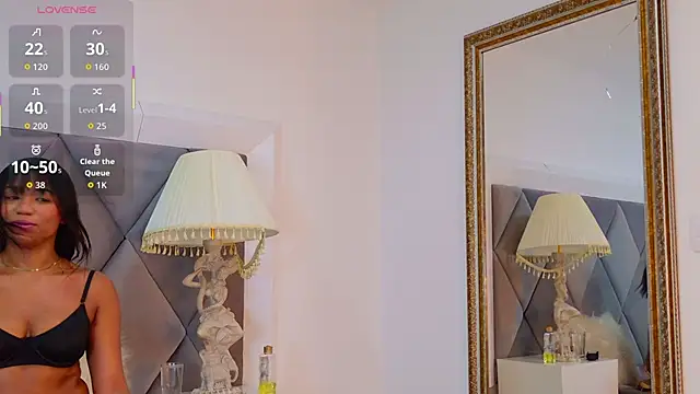 FarinaLyte's Live XXX Chat