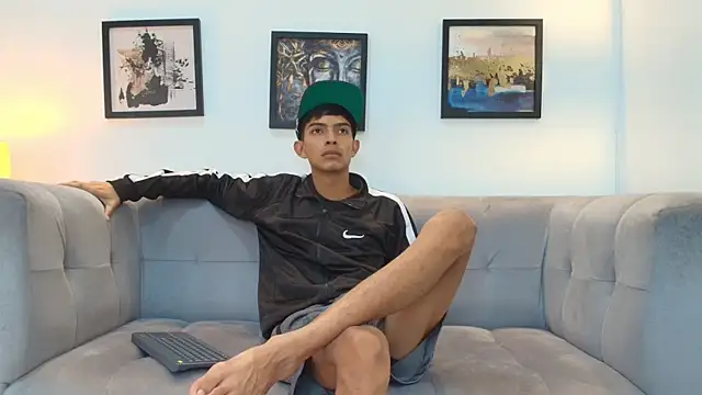 PRETTY_SEX1's Live XXX Chat