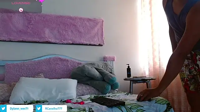 COUPLEHOTTDF's Live XXX Chat