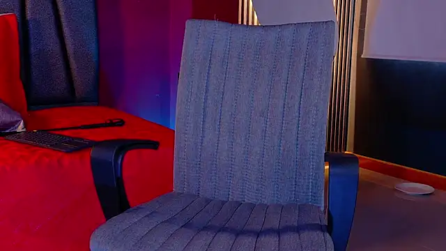 Mia_Cullen লাইভ XXX চ্যাট