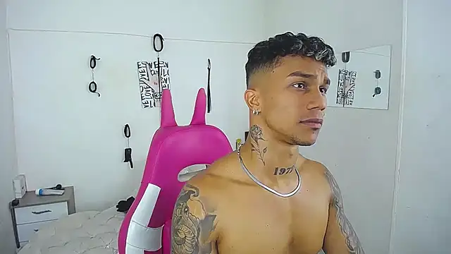 Leonard_Price 即時 XXX 聊天