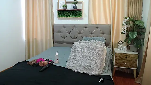 sasi_luna's Live XXX Chat