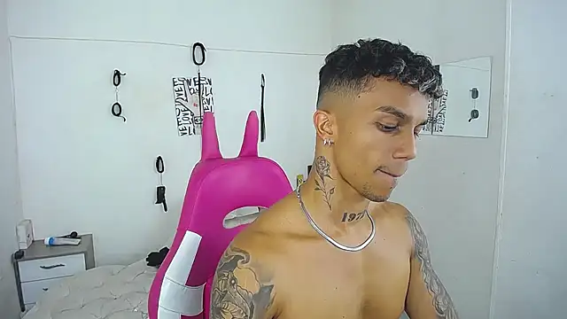 Chat XXX en directo de Leonard_Price