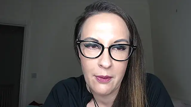 Živý XXX chat PsychicDominatrix