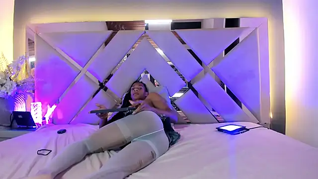 Hilaryguzman Webcam show