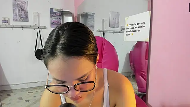 CAMILA--REY 现场XXX聊天