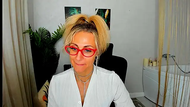 دردشة MuseOfStage الجنسية المباشرة