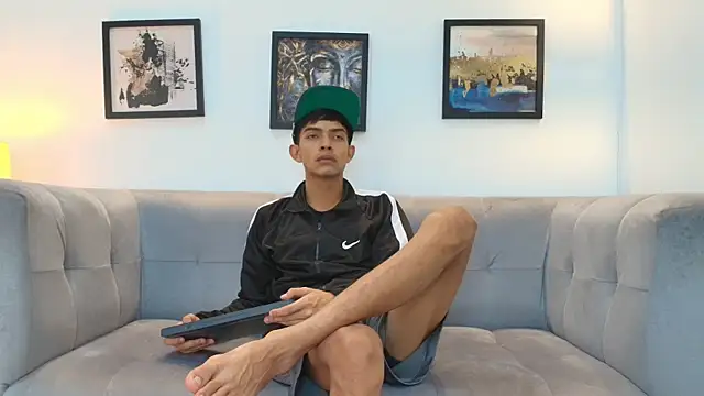 PRETTY_SEX1's Live XXX Chat