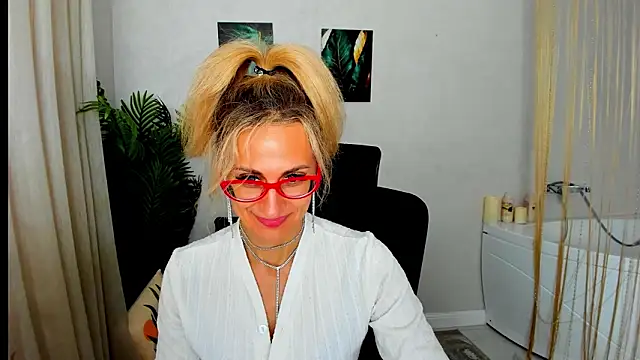 MuseOfStage's Live XXX Chat