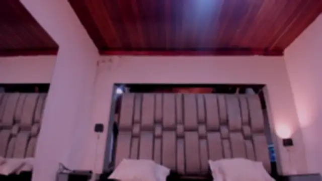 NikkySmiith's Live XXX Chat