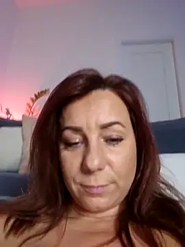 AngelaDesires Chat XXX in diretta