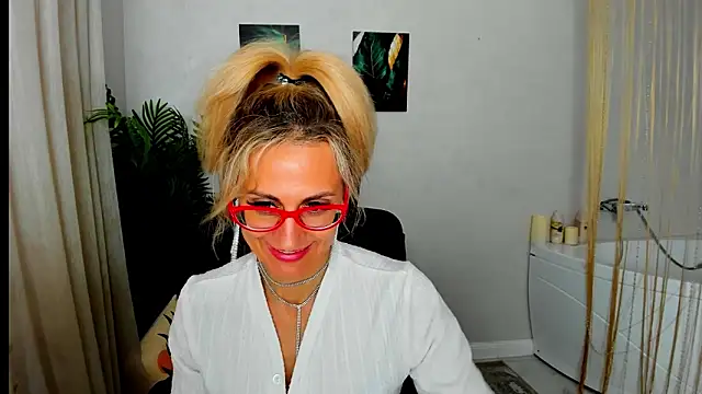 دردشة MuseOfStage الجنسية المباشرة