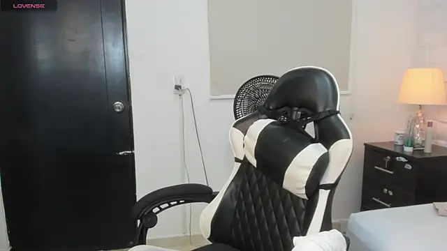 yulitza1025 Live XXX Chat