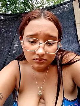 young_dairy01's Live XXX Chat