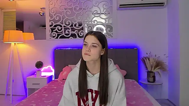 LuisaClover – Naživo XXX chat