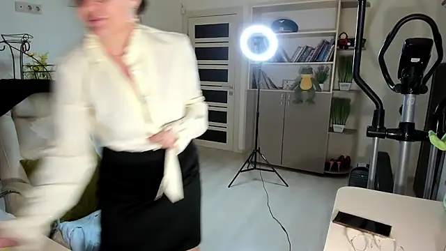 Vika73 live XXX chat