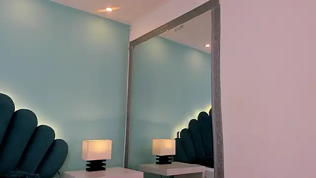 sharlott18 Live XXX-Chat