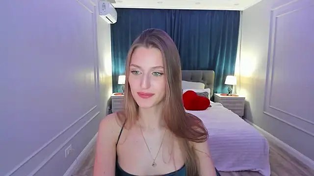 NaturalBeaty's Live XXX Chat