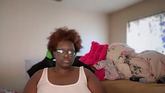 -Yagurlwest élő XXX-chatje