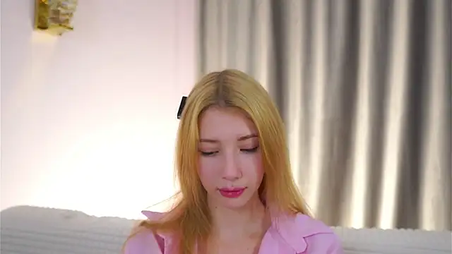 SunnivaCovil's Live XXX Chat