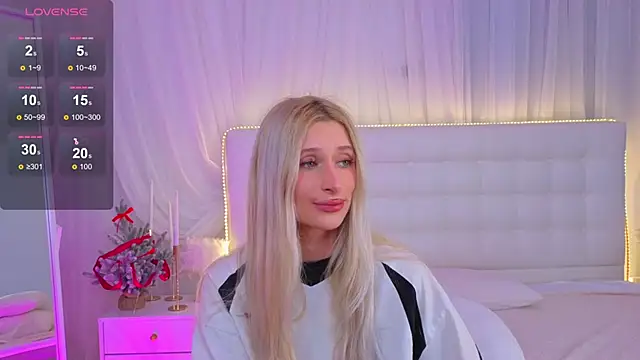 Chat XXX en directo de Monica_Leen