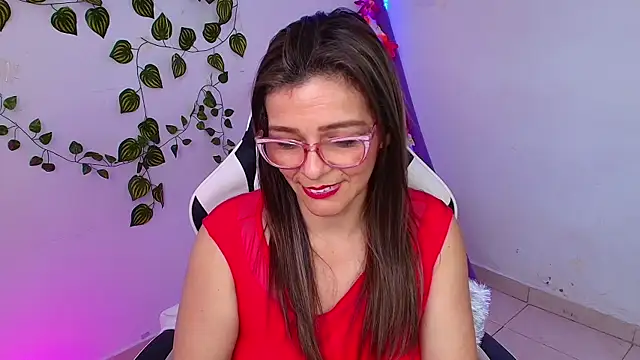 Carol_Miss2 Adlı Modelin Canlı XXX Sohbeti