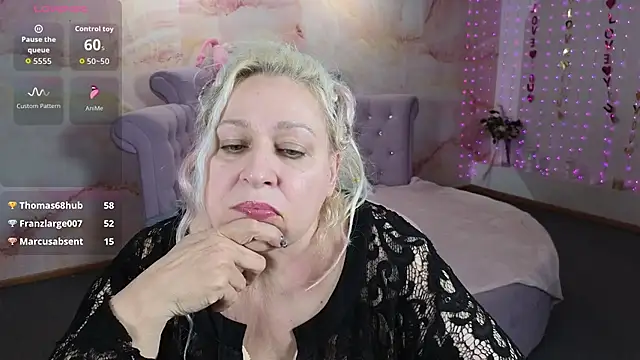 Penelope_Pinky Adlı Modelin Canlı XXX Sohbeti