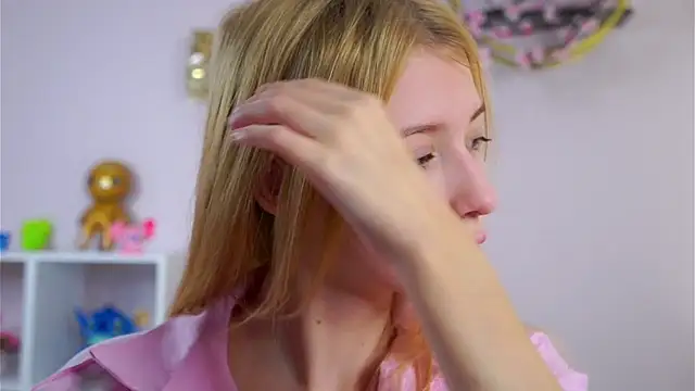 SunnivaCovil Chat XXX live