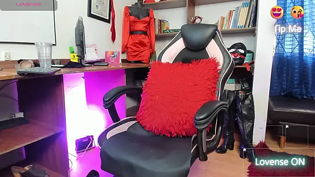 LiaTaylorr's Live XXX Chat