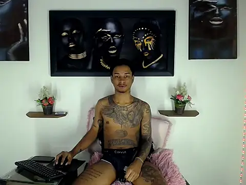 Chat XXX en directo de Tatoo_Noah