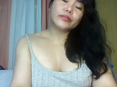 SexiestAries' Live XXX Chat