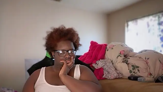 -Yagurlwest's Live XXX Chat