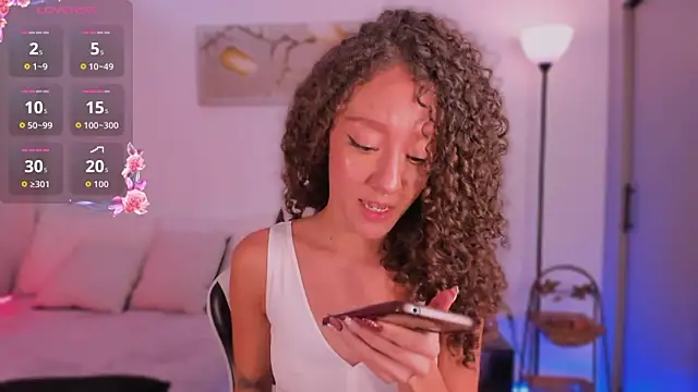 ChloeMoreti's Live XXX Chat