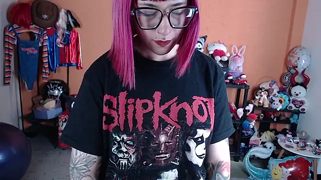 MissMiia2 élő XXX-chatje