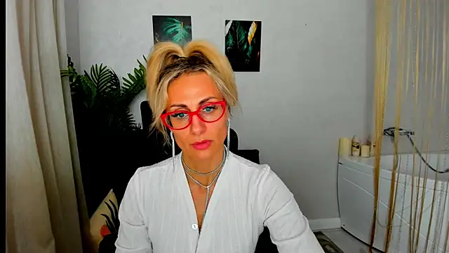 MuseOfStage's Live XXX Chat