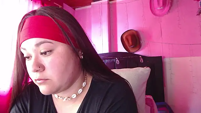 Chatroom XXX en direct de NikkiRous_