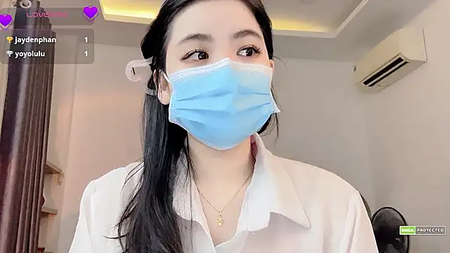 _Lynh_: онлайн-секс-чат