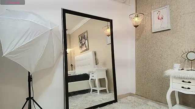 Miladiosa 라이브 XXX 채팅