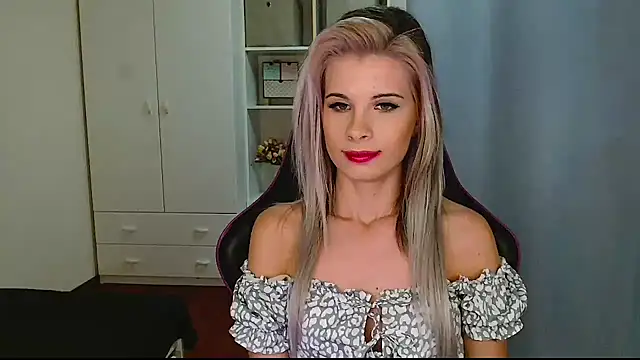 KristineGlow: онлайн-секс-чат