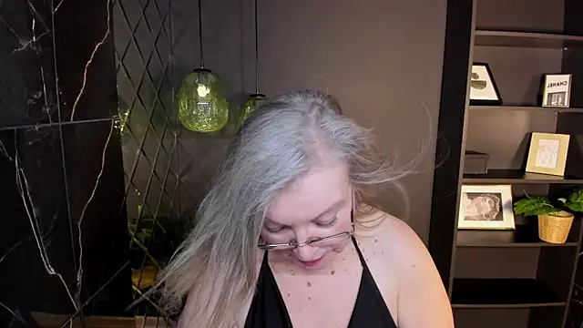 NataliMellow élő XXX-chatje