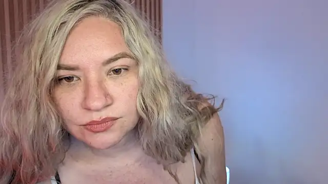 แชท XXX สดของ MarianL0ve