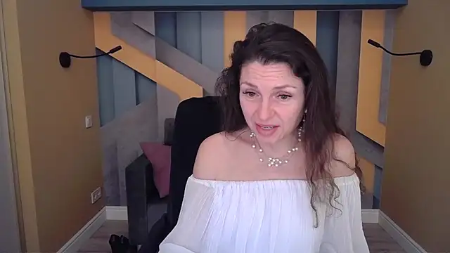 EllaLong élő XXX-chatje