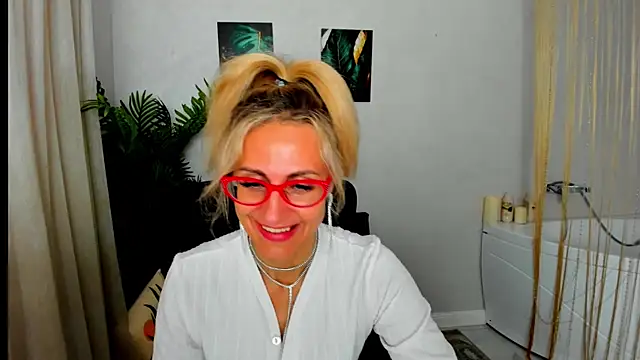 MuseOfStage's Live XXX Chat