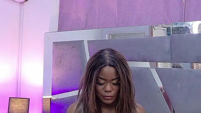 LorraiineJohnson's Live XXX Chat