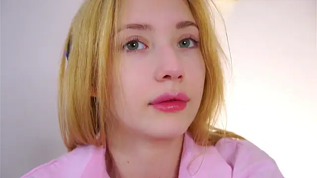 SunnivaCovil's Live XXX Chat