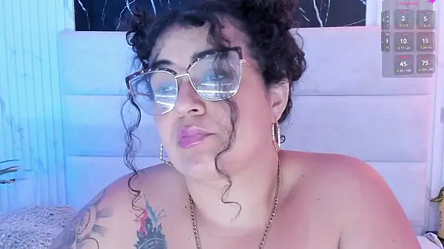 Онлайн чат XXX Reginavegaa