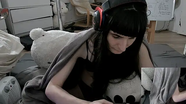 CeriseLapine's Live XXX Chat