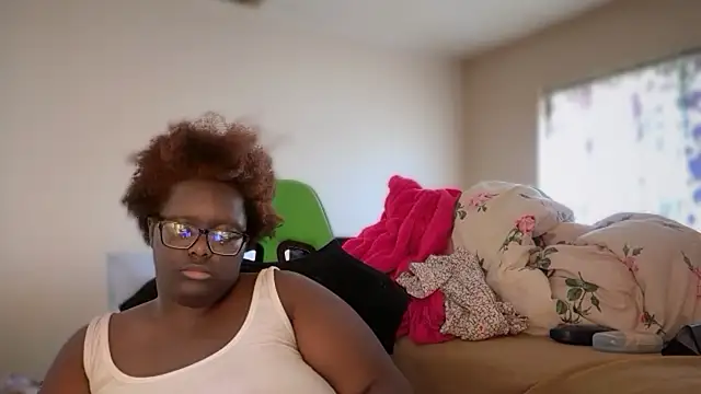 -Yagurlwest's Live XXX Chat