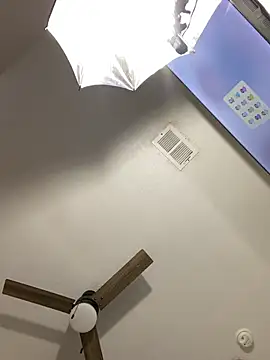 badbaby187 Adlı Modelin Canlı XXX Sohbeti